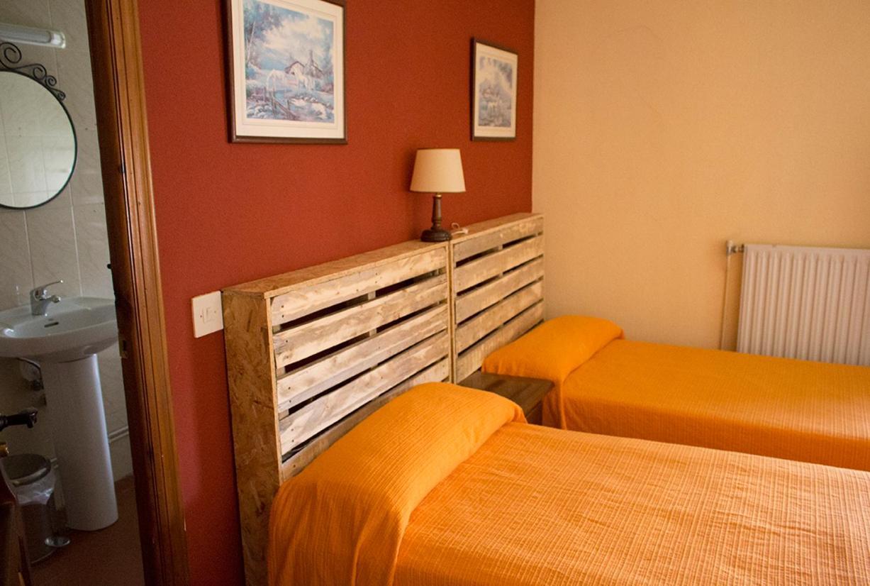 Hostal Del Tajo Peralejos de las Truchas Exteriér fotografie